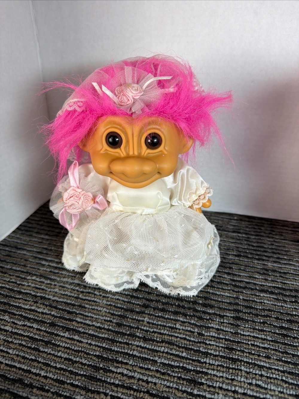 Vintage Troll (Russ) Doll Bride and Groom Set with Bright Pink Hair - Picture 6 of 14